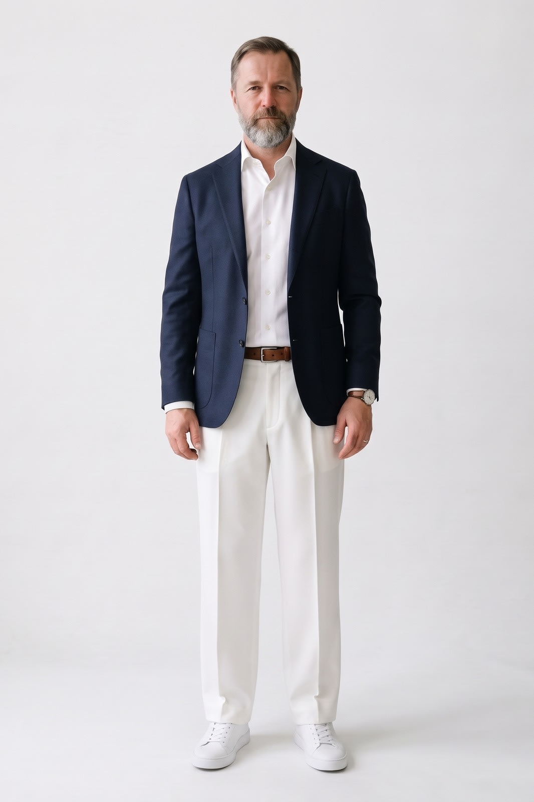 Herren Anzughose mit Bundfalte | Elegant — Weiß — Vorderansicht — am Modell