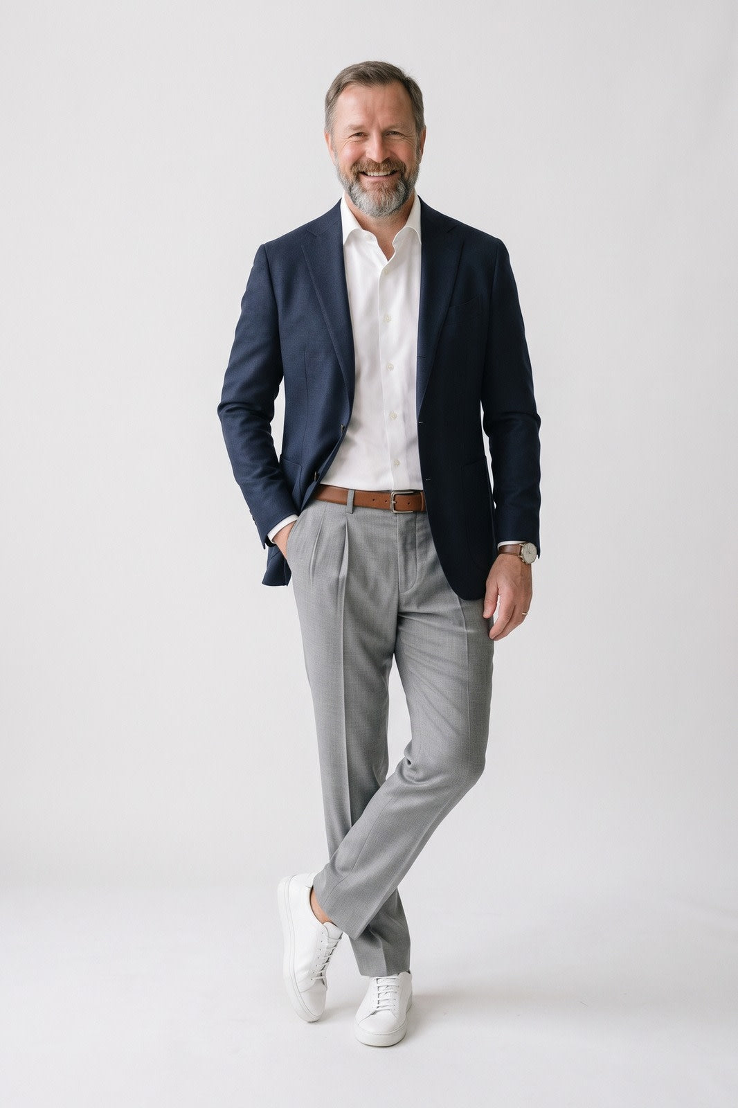 Herren Businessbroek | Moderne Passform — Grau — Vorderansicht — am Modell