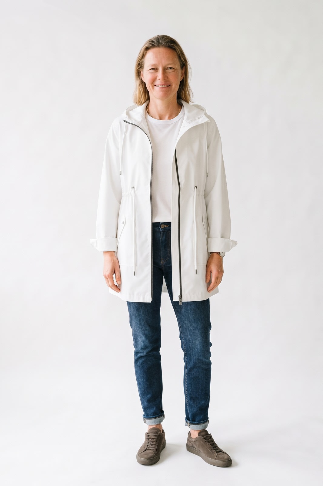 Damen Leichter Parka mit Kapuze | Casual — Weiß — Vorderansicht — am Modell