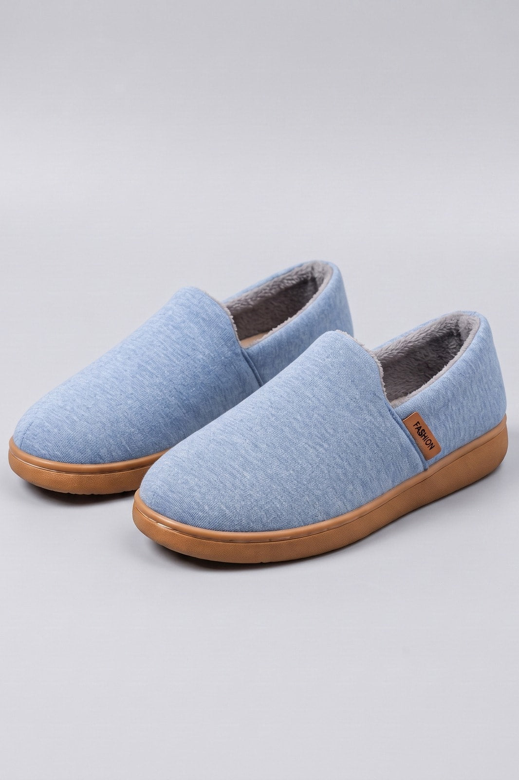 Unisex Gemusterter Hausschuh | Zuglasche — Blau — shoe_main — am Modell