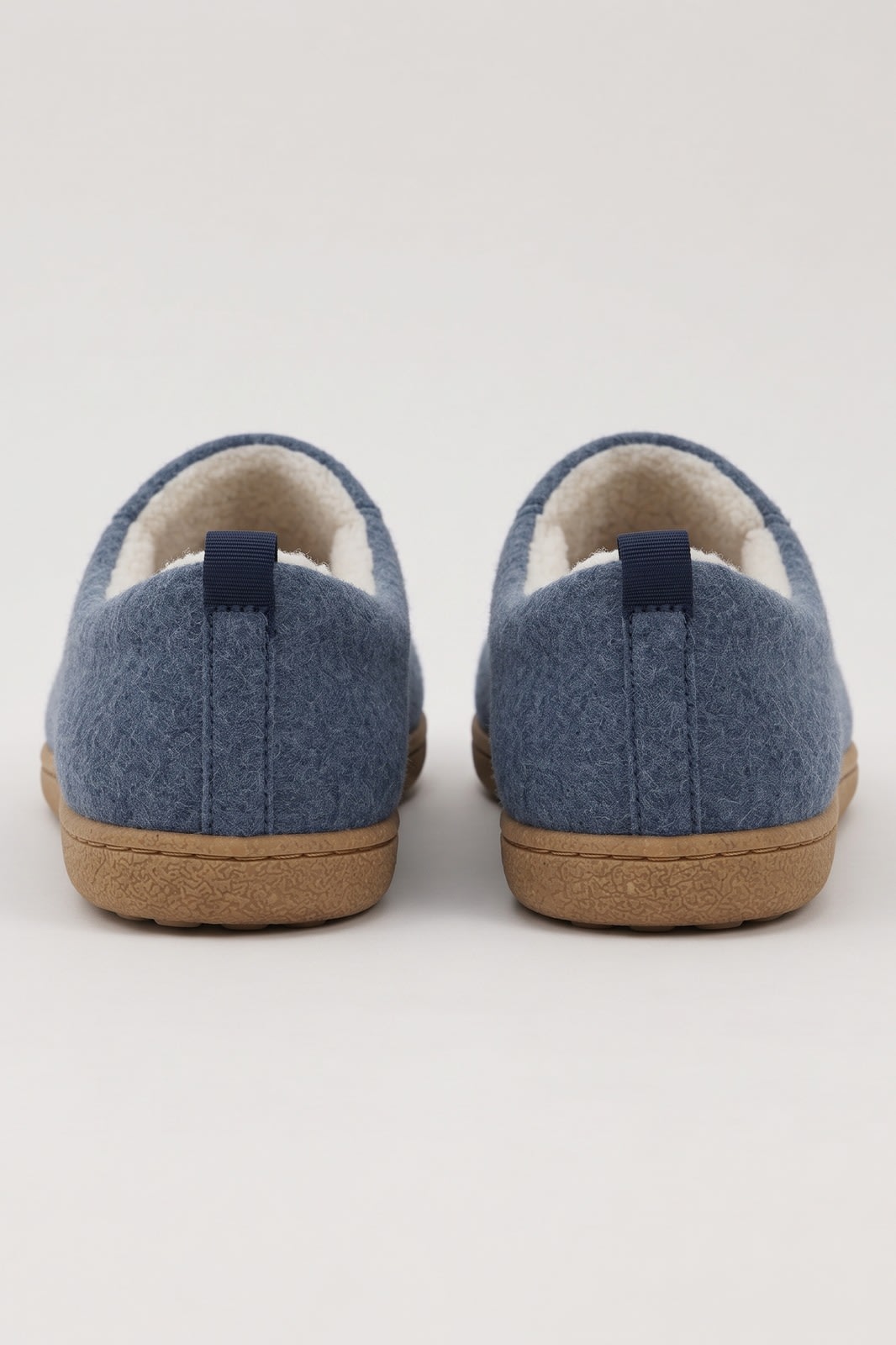 Unisex Melierter Hausschuh | Schlupfform — Blau — shoe_back — am Modell