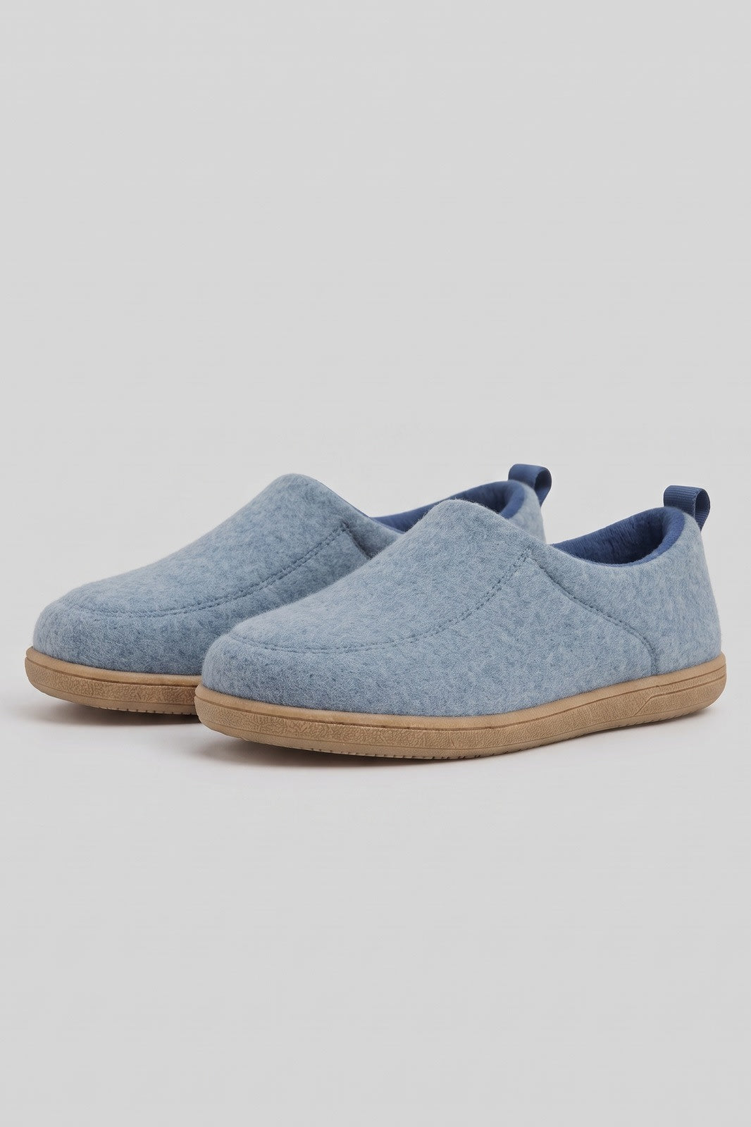 Unisex Melierter Hausschuh | Schlupfform — Hellblau — shoe_main — am Modell