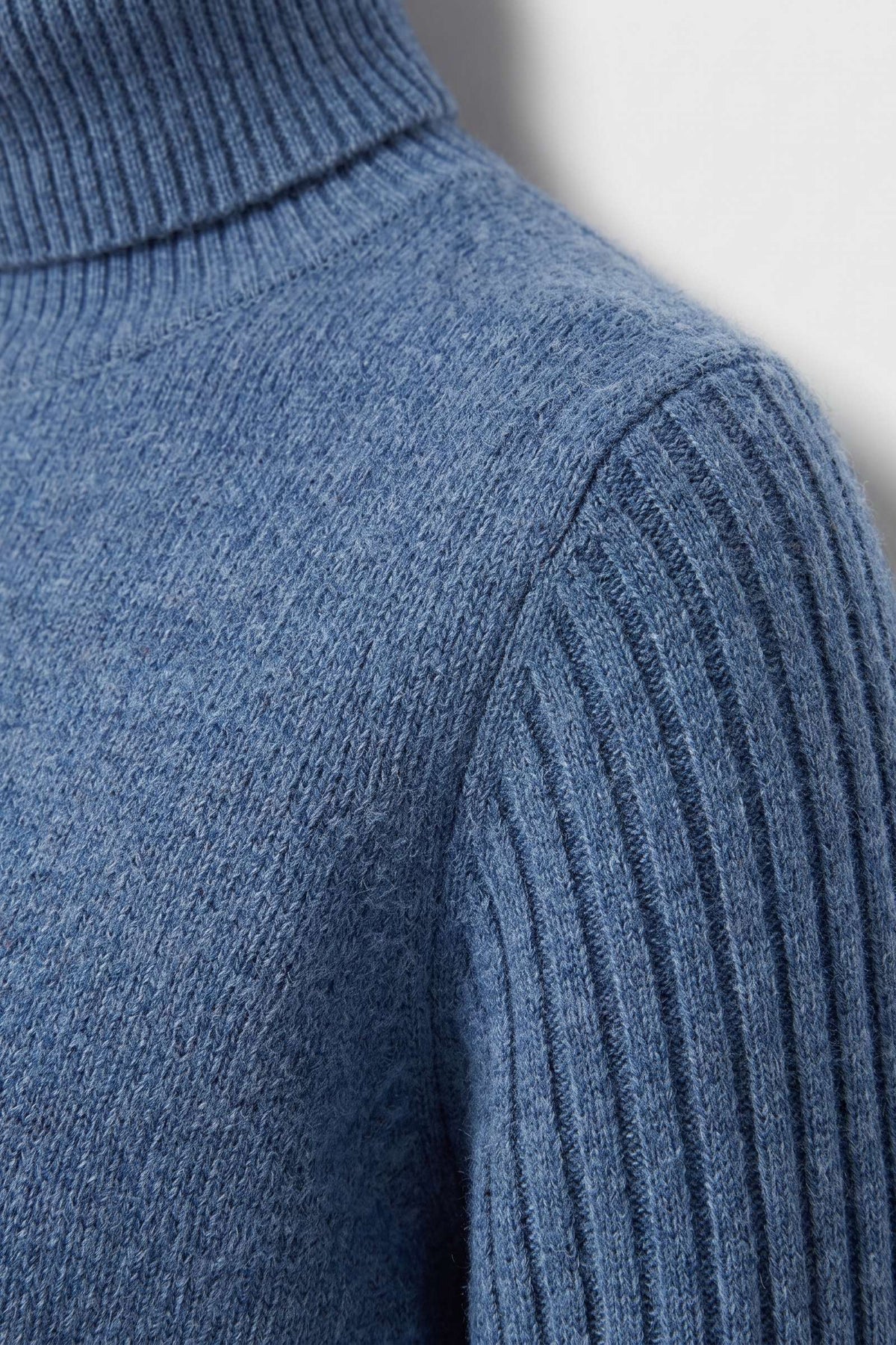Damen Rollkragenpullover mit High-Low-Saum und Rippbündchen – 2
