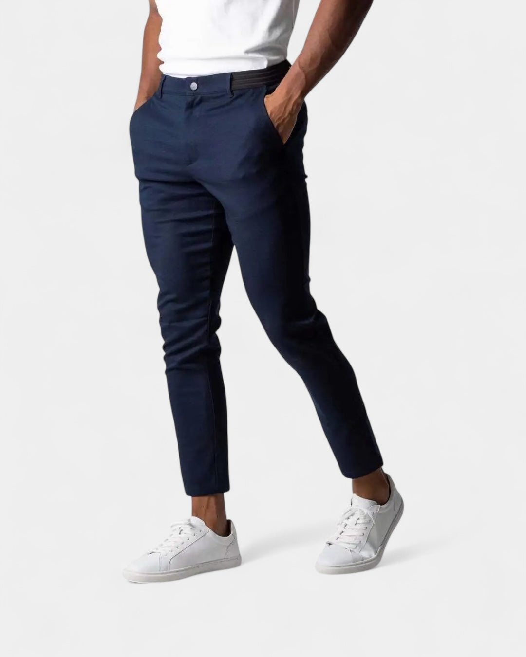 Herren Chino-Hose mit schrägen Eingrifftaschen und Kontrasteinsatz am Bund – 2
