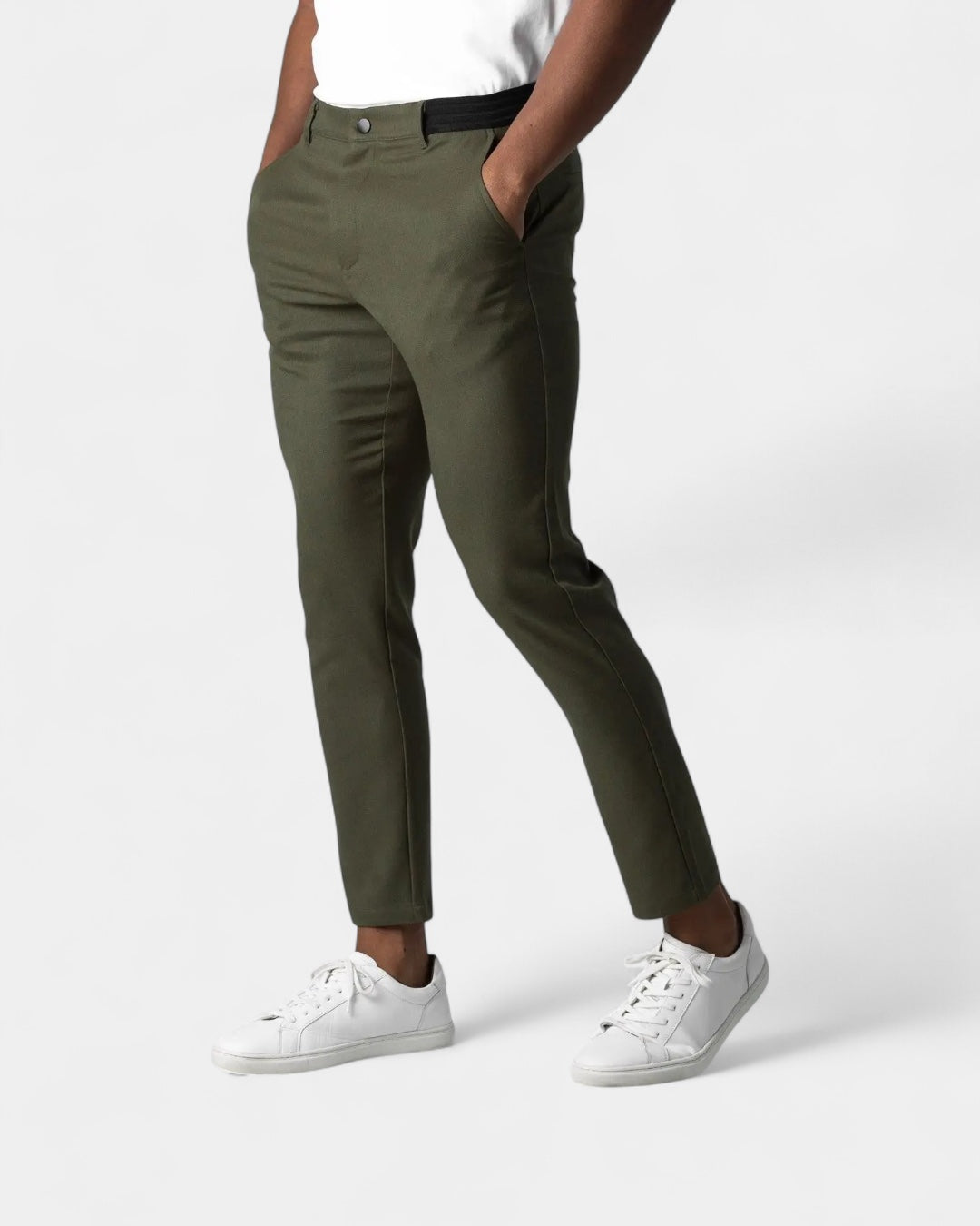 Herren Chino-Hose mit schrägen Eingrifftaschen und Kontrasteinsatz am Bund – 4