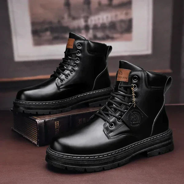 Herren Arbeitsstiefel mit runder Schnürung und profilierter Laufsohle – 6