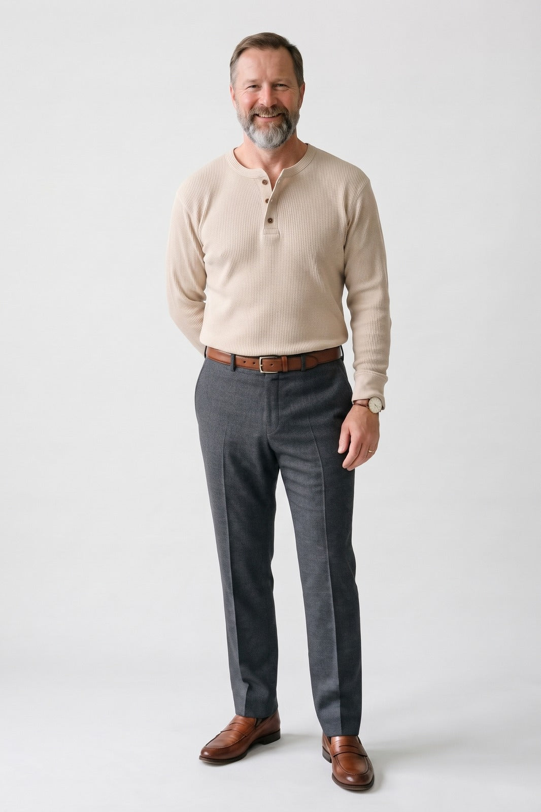 Herren Henley-Shirt | Knopfleiste — Beige — Vorderansicht — am Modell