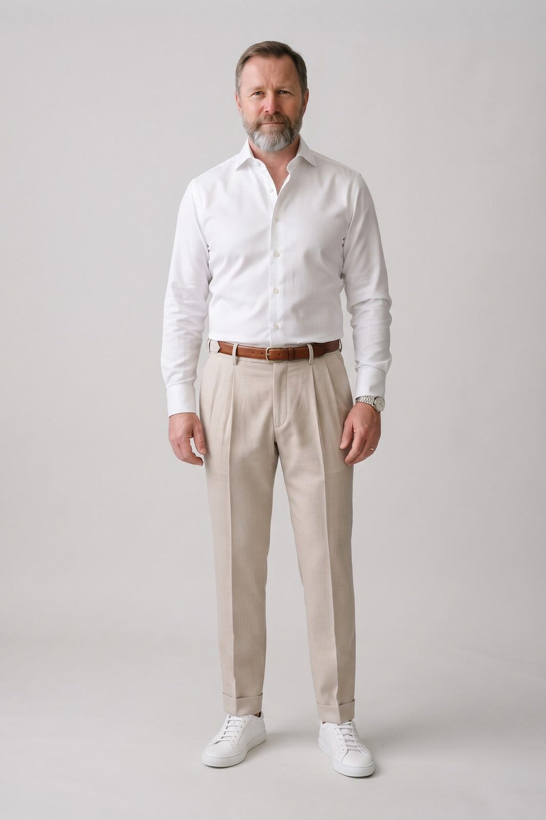 Herren Schmale Anzughose | Slim Fit — Beige — Vorderansicht — am Modell