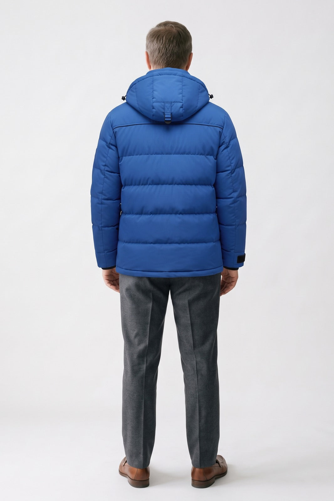 Herren Steppjacke mit Kapuze | Stehkragen — Blau — Rückansicht — am Modell