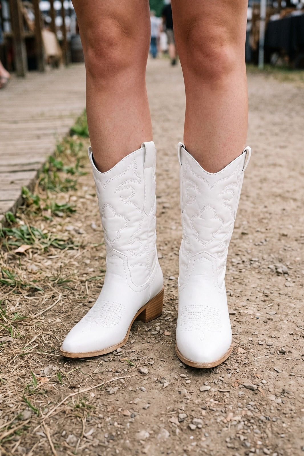 Damen Western Cowboystiefel | Blockabsatz — Weiß — shoe_worn — am Modell