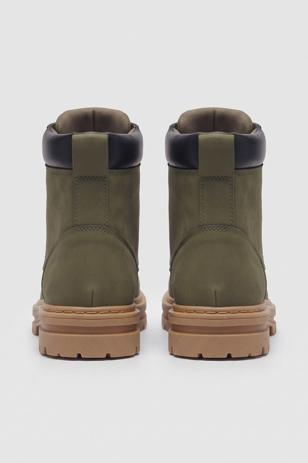 Herren Arbeitsstiefel | Profilsohle — Grün — shoe_back — am Modell