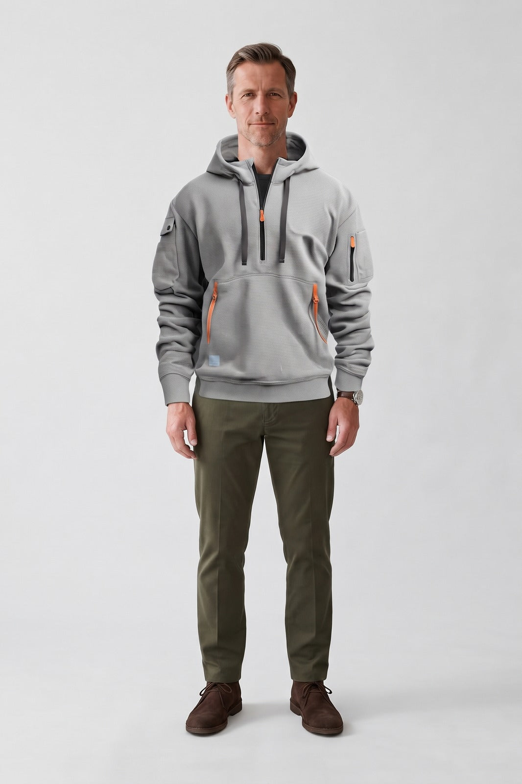 Herren Kapuzenhoodie | Taschen — Hellgrau — Vorderansicht — am Modell