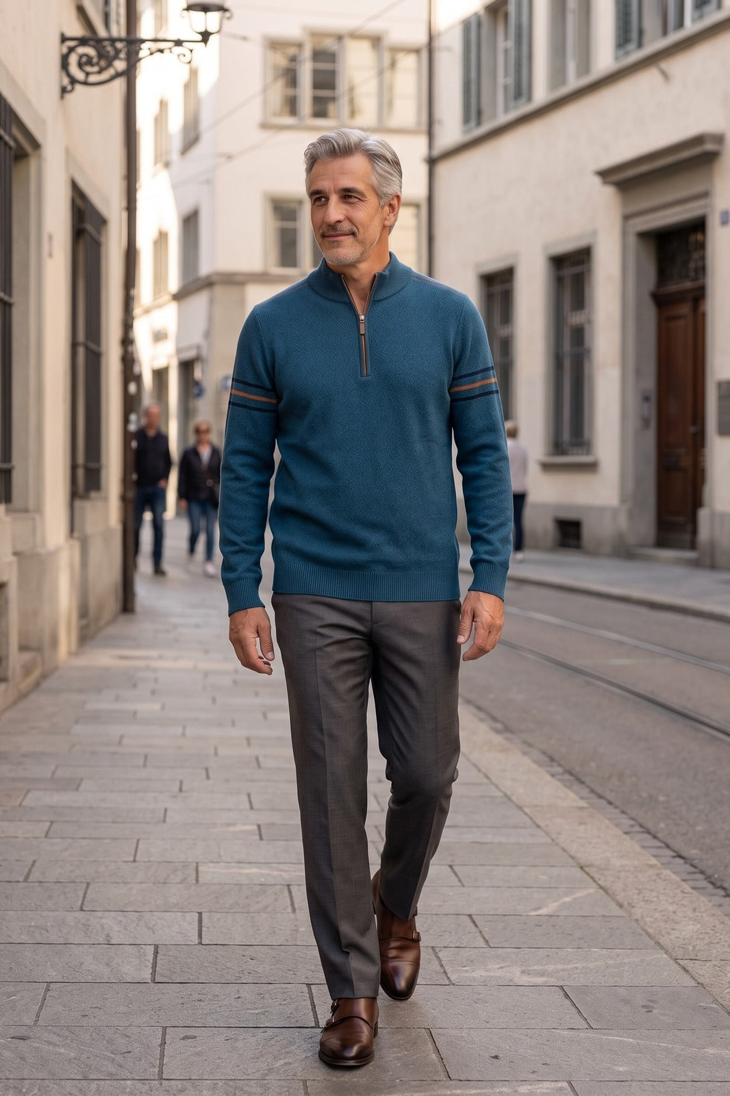 Herren Troyer-Pullover | Stehkragen — Blue — lifestyle — am Modell