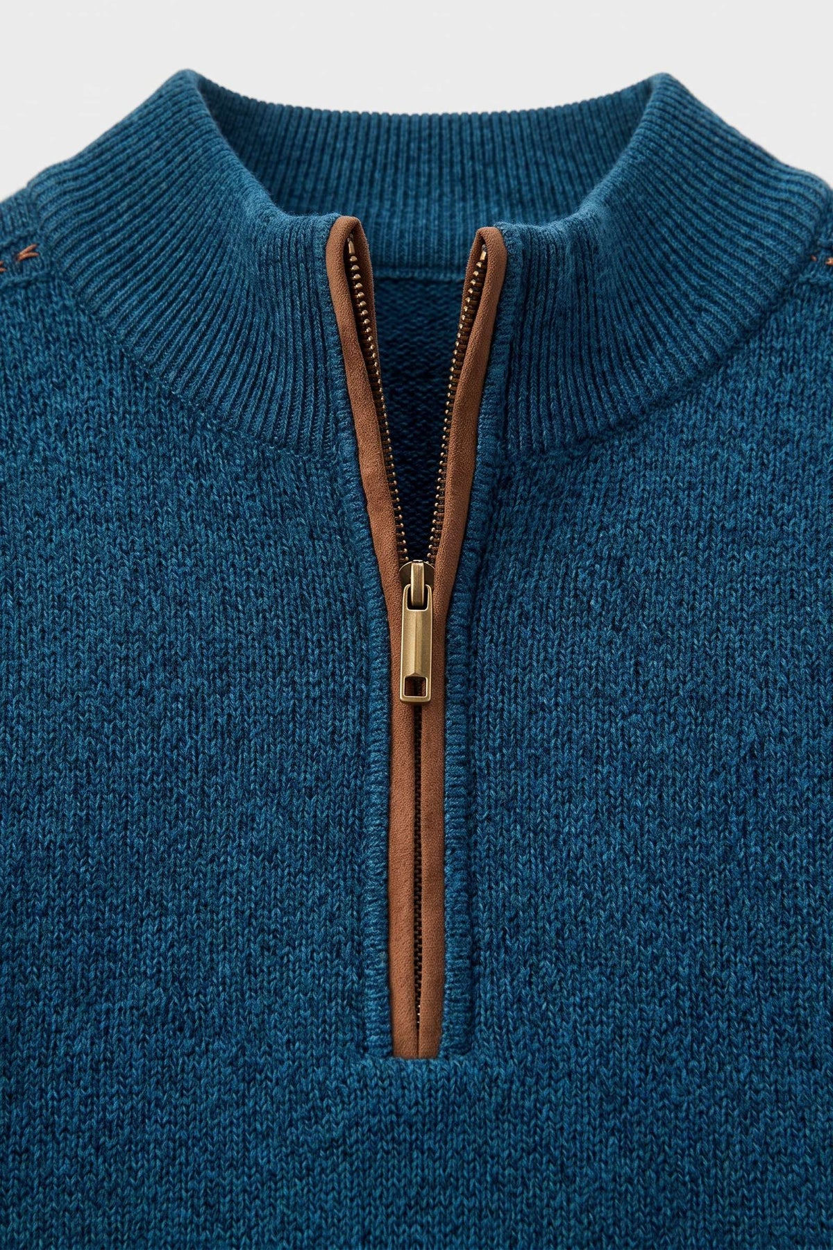 Herren Troyer-Pullover mit Stehkragen und gestreiften Ärmelakzenten – 2