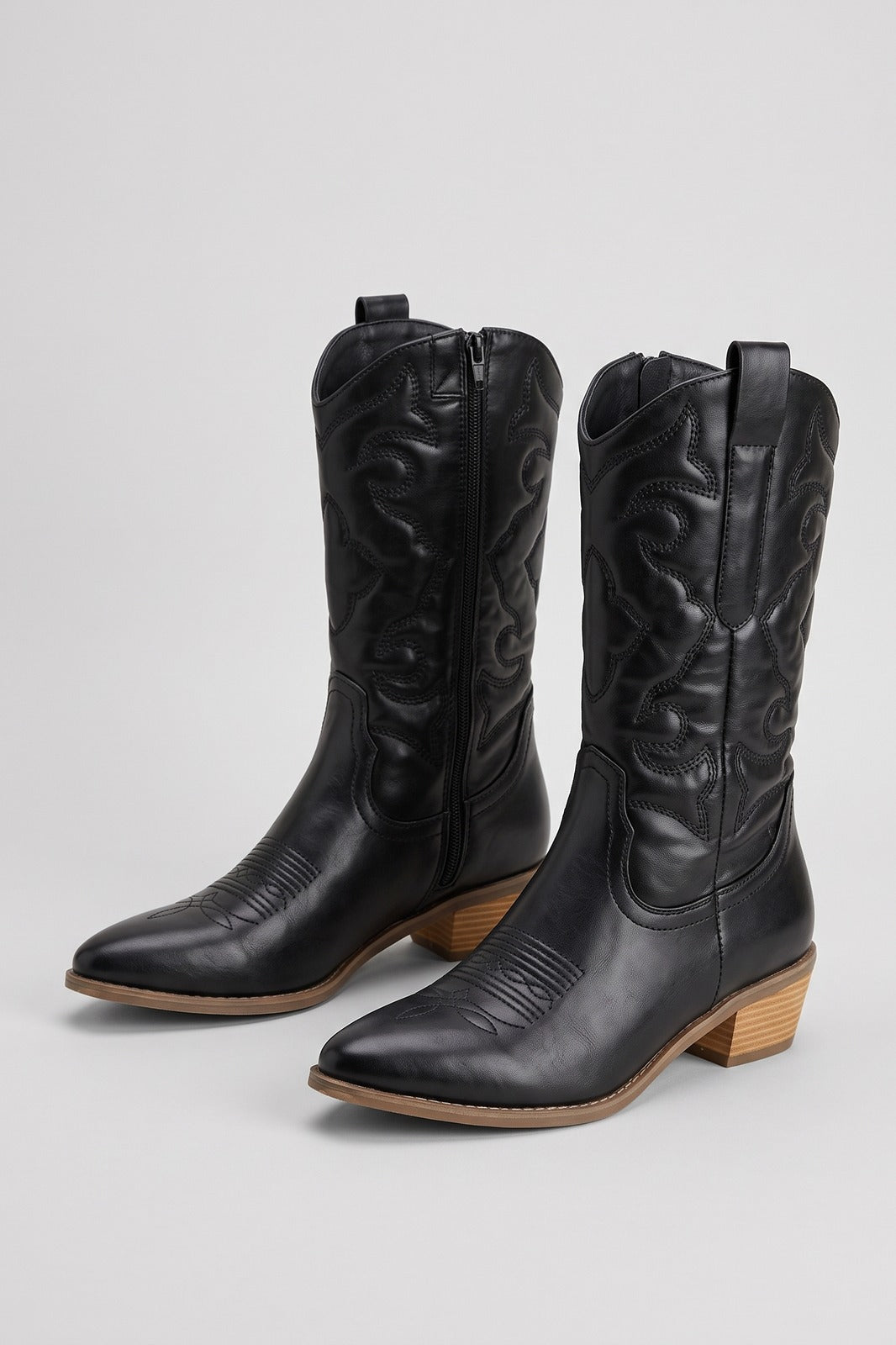 Damen Western Cowboystiefel | Blockabsatz — Schwarz — shoe_main — am Modell