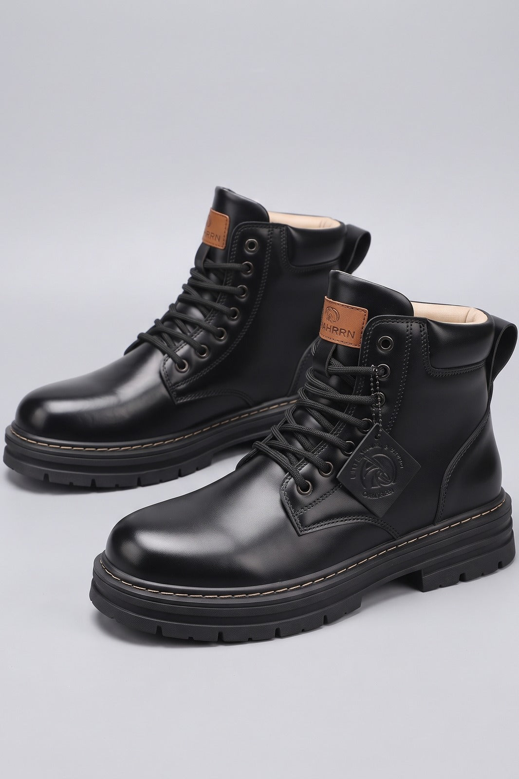 Herren Arbeitsstiefel | Profilsohle — Schwarz — shoe_main — am Modell