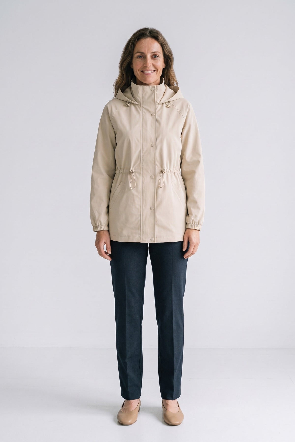 Damen Regenjacke mit Stehkragen, Kapuze und seitlichen Eingrifftaschen – 8