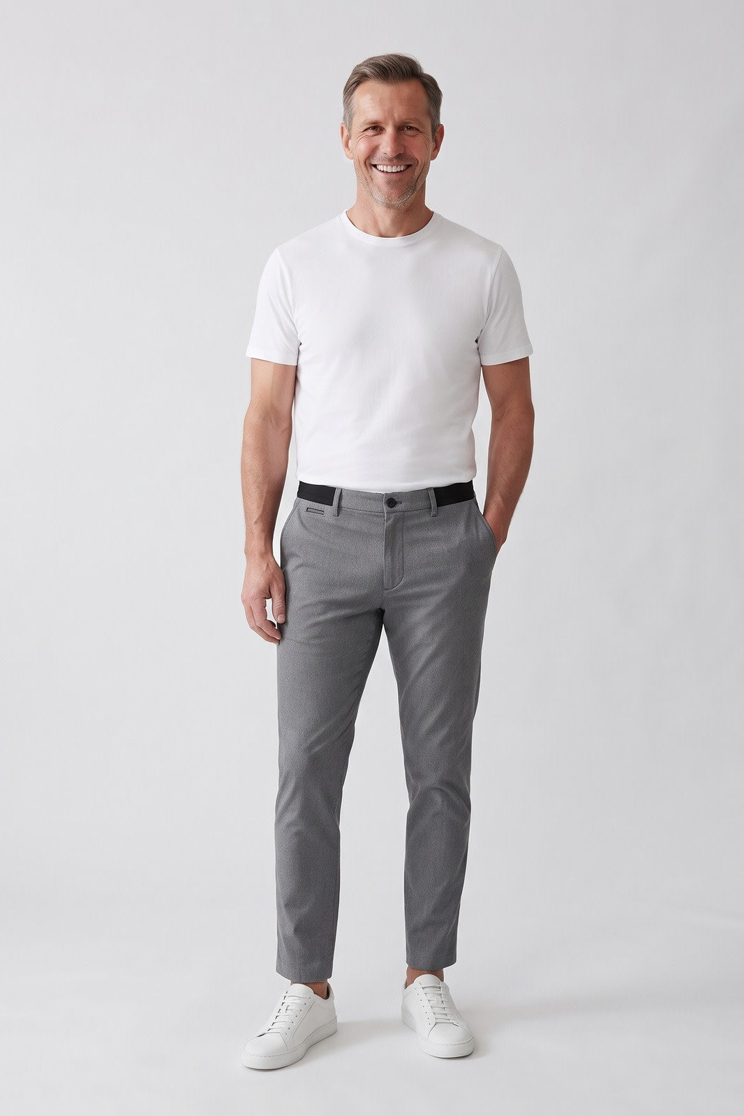 Herren Slim Chino-Hose | Knöchellang — Grau — Vorderansicht — am Modell