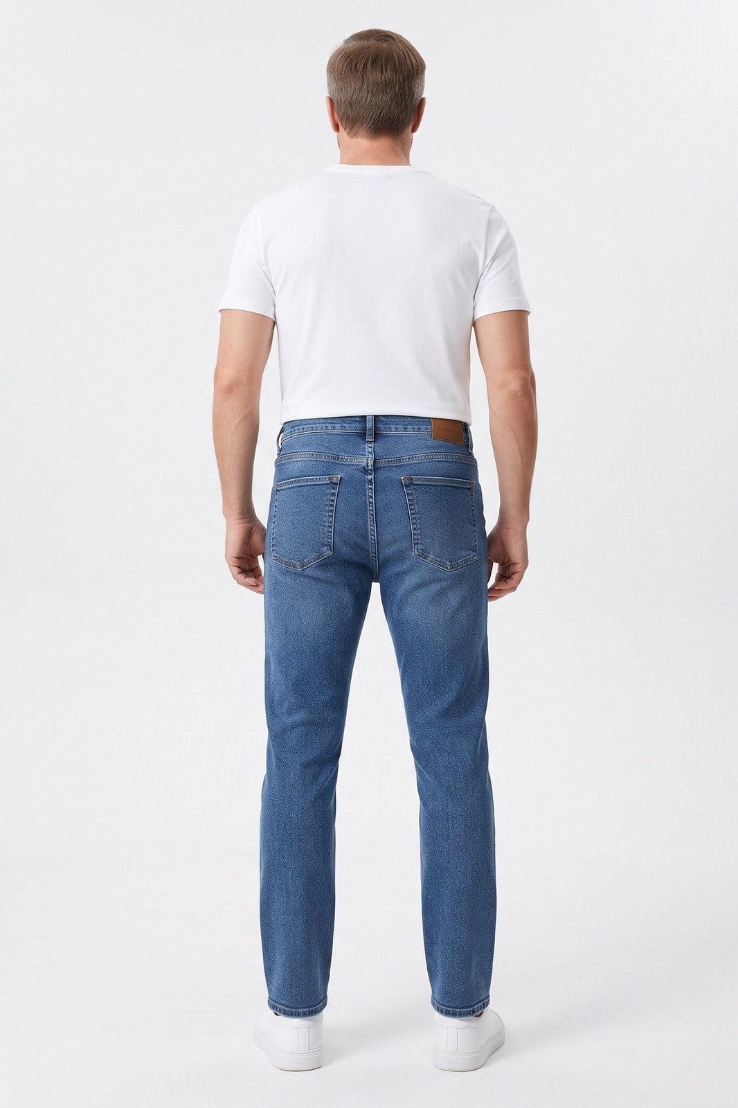 Herren Baggy Jeans | Gerades Bein — Dunkelblau — Rückansicht — am Modell