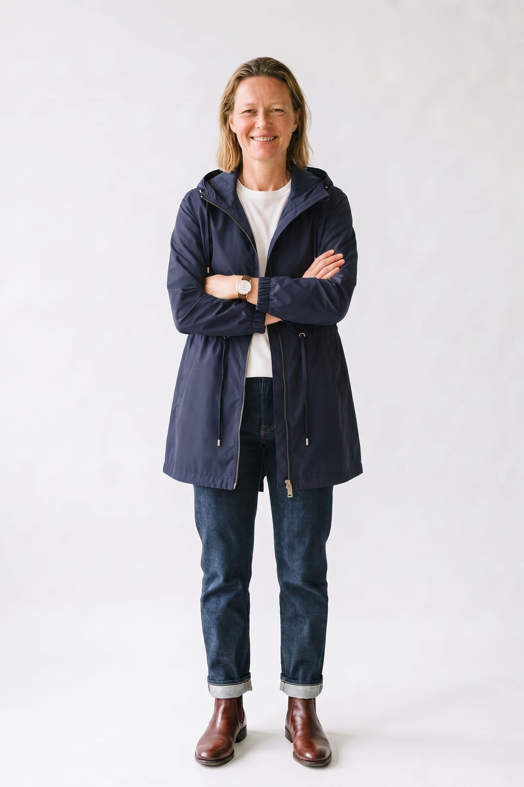 Damen Leichter Parka mit Kapuze | Casual — Marineblau — Vorderansicht — am Modell