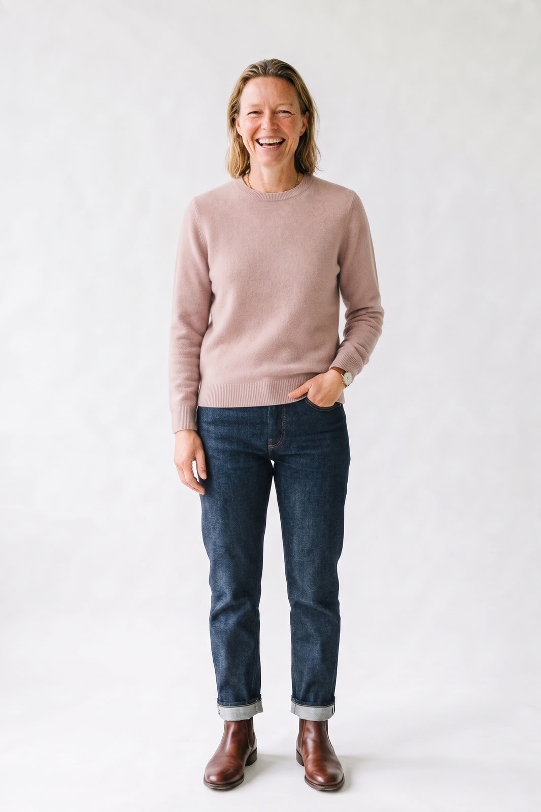 Damen Rundhalspullover | Runder Ausschnitt — Rosa — Vorderansicht — am Modell