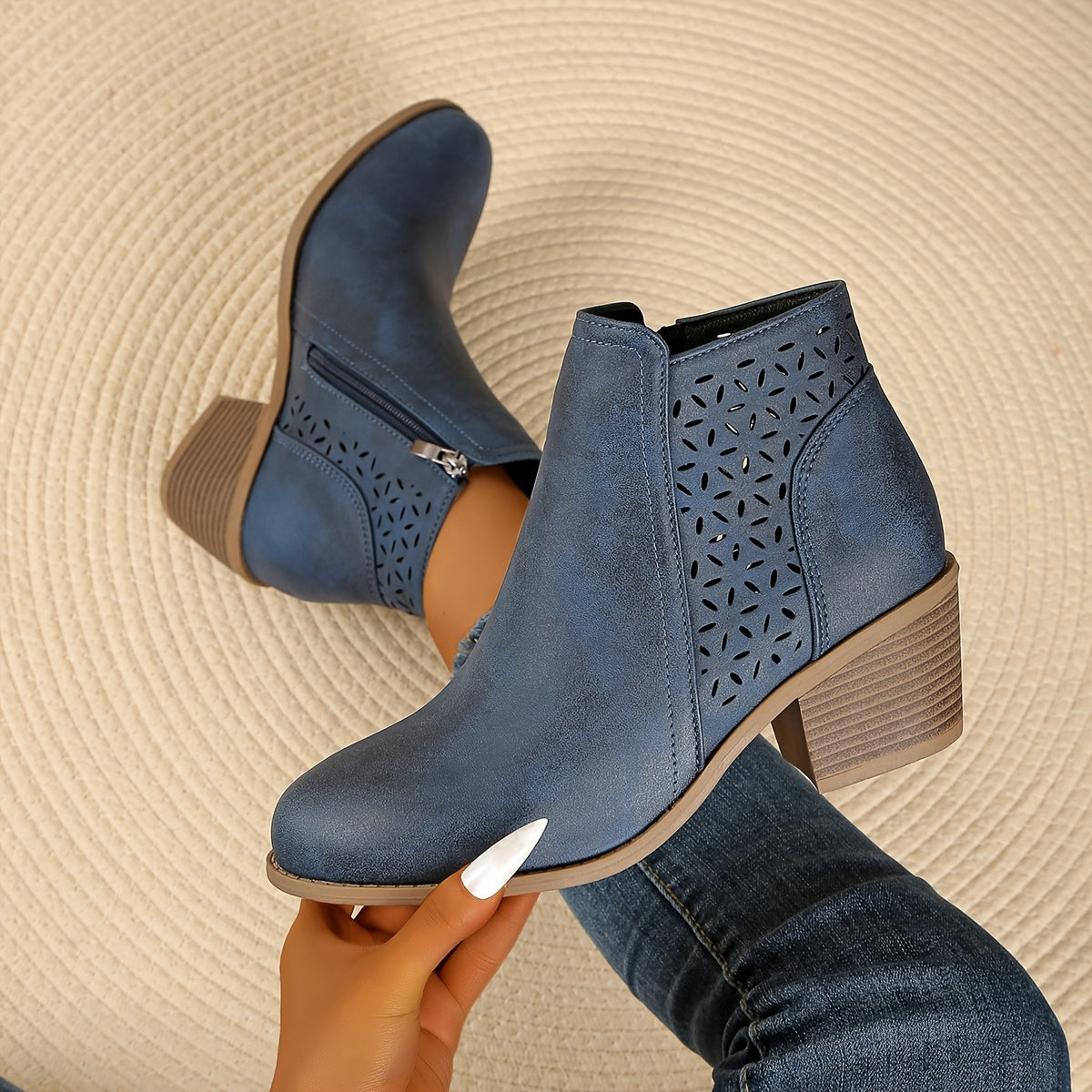 Damen Ankle Boots mit seitlichem Reissverschluss und Laser-Cut-Musterung – 5