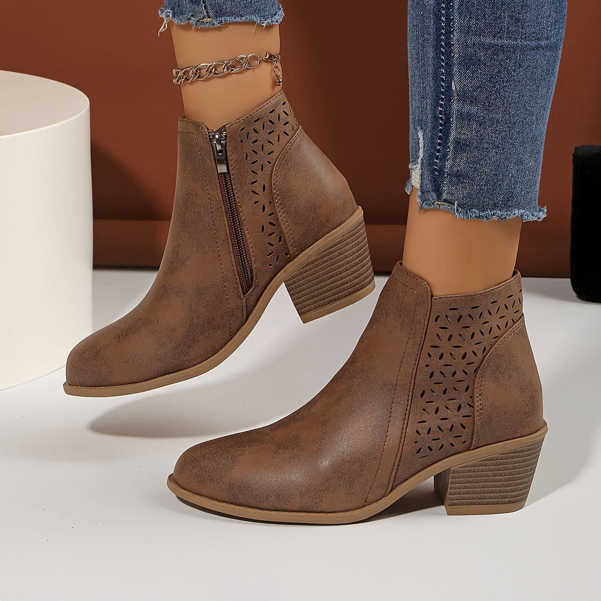 Damen Ankle Boots mit seitlichem Reissverschluss und Laser-Cut-Musterung – 11