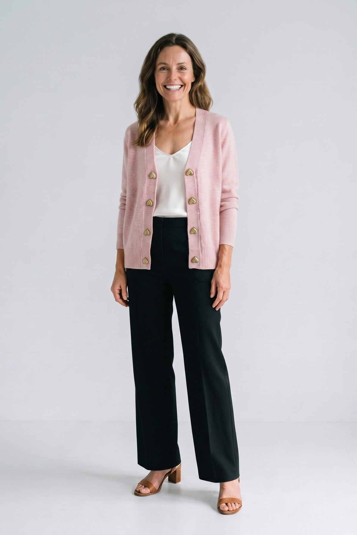 Damen Strickjacke mit V-Ausschnitt und herzförmigen Zierknöpfen – 10