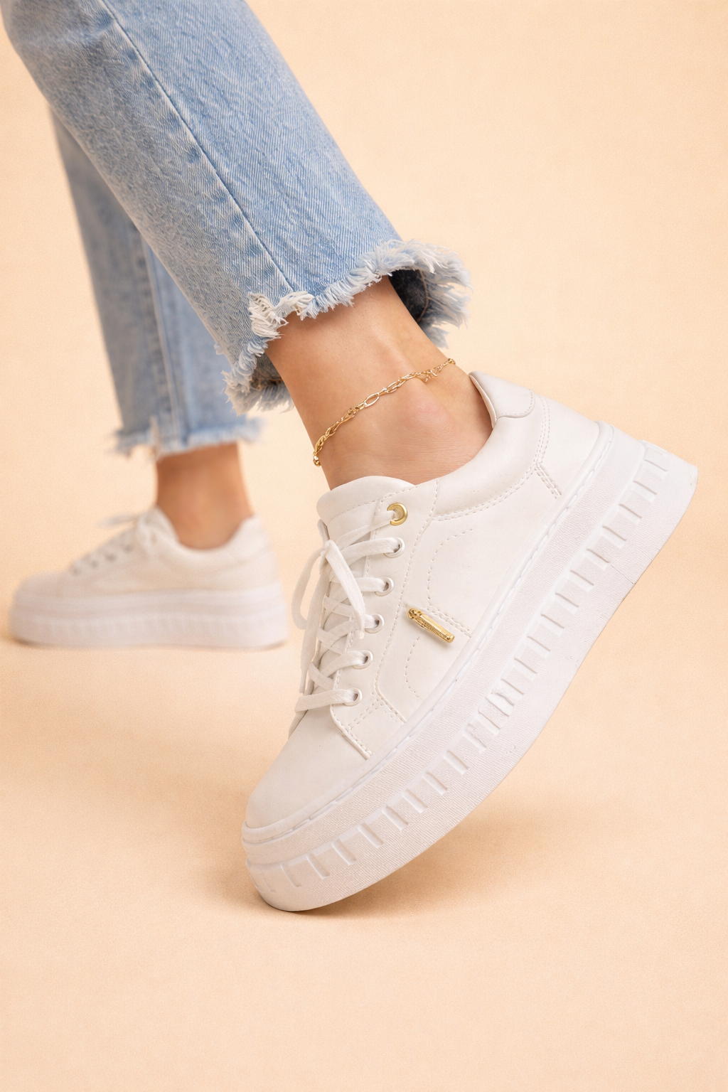 Damen Plateau-Sneaker mit Schnürung und geriffelter Plateausohle – 4