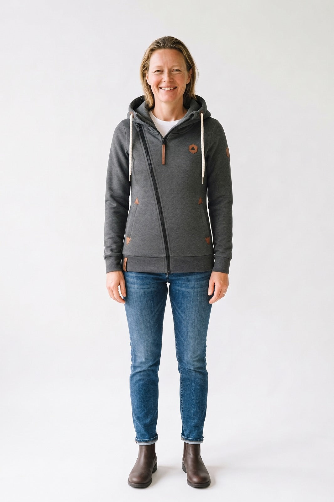 Damen Kapuzenjacke | Asymmetrischer Zip — Anthrazit — Vorderansicht — am Modell