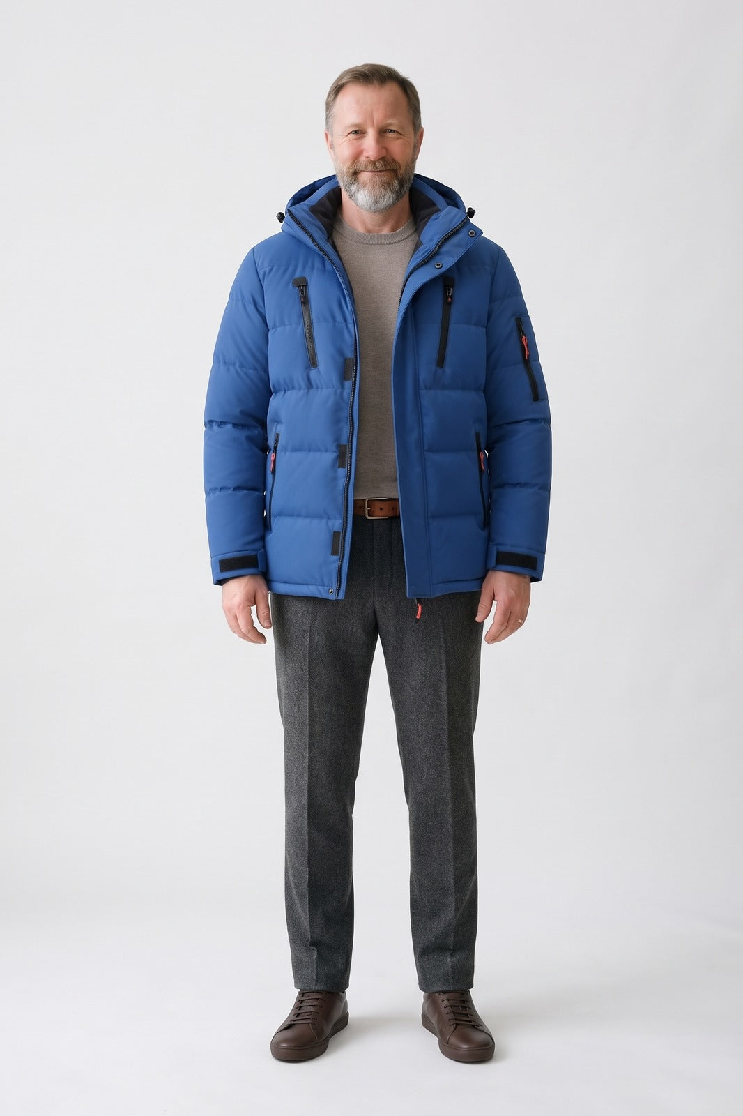 Herren Steppjacke mit Kapuze | Stehkragen — Blau — Vorderansicht — am Modell