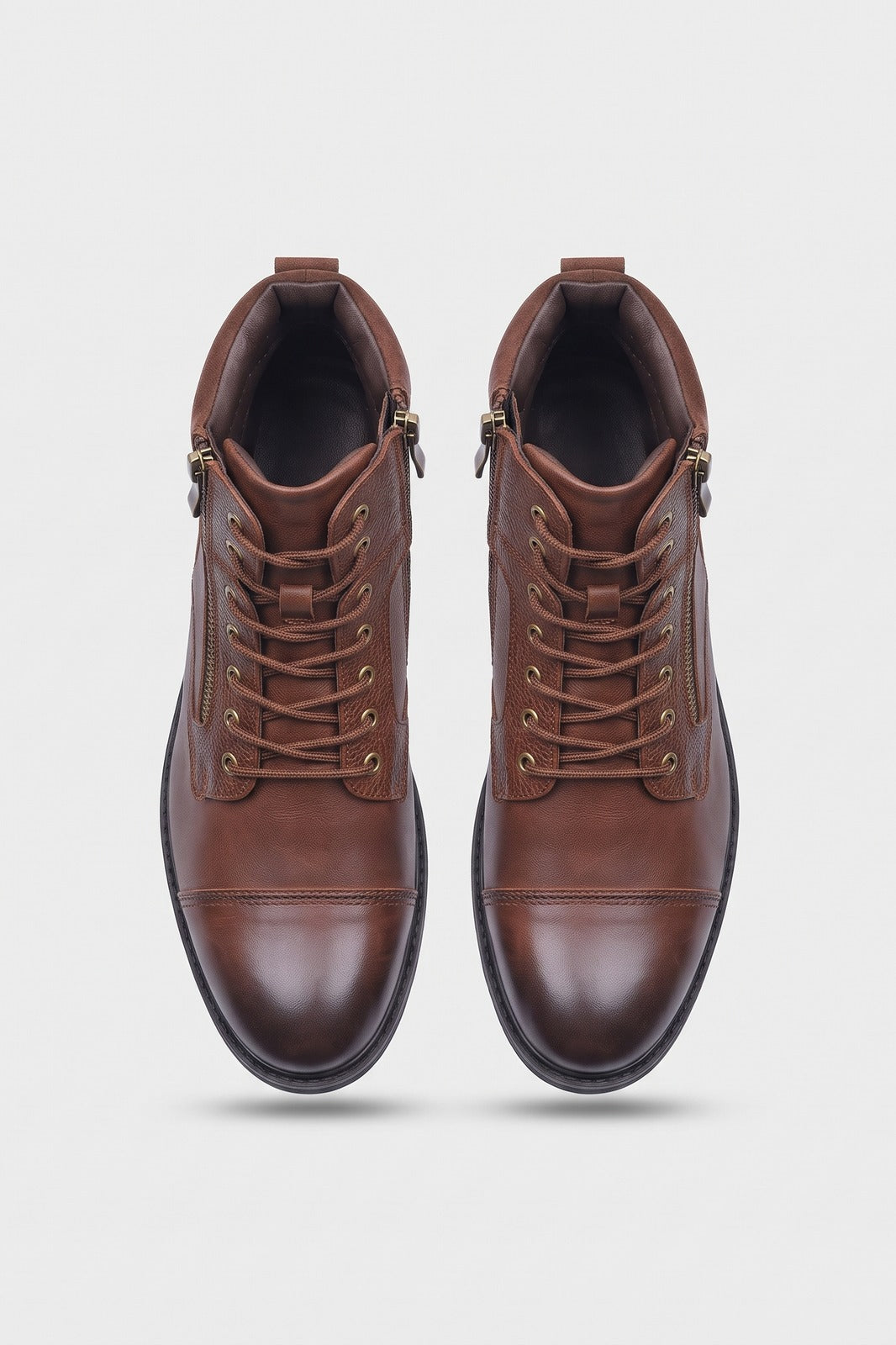 Herren Schnürstiefel | Mit Reissverschluss — Braun — shoe_top — am Modell
