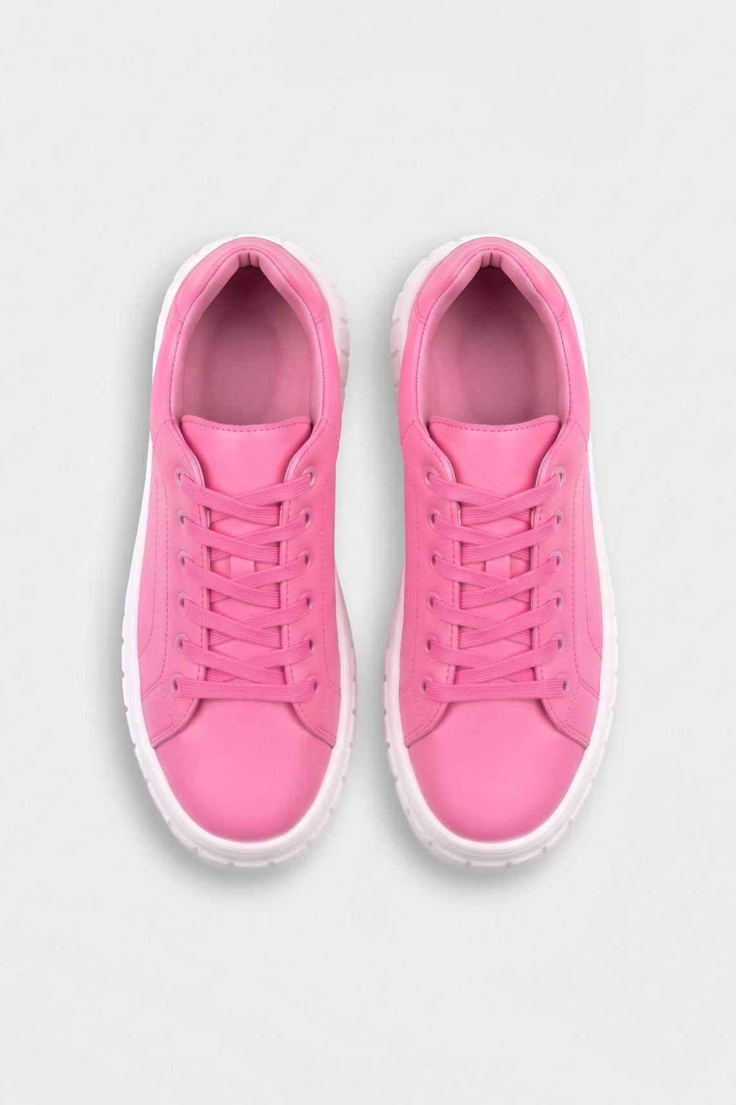Damen Plateau-Sneaker | Schnürung — Rosa — shoe_top — am Modell