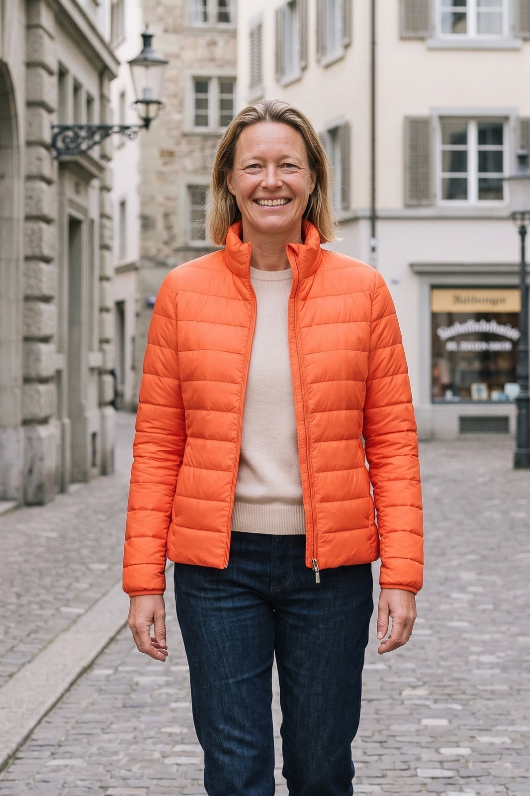 Damen Steppjacke | Schmale Passform — Orange — lifestyle — am Modell