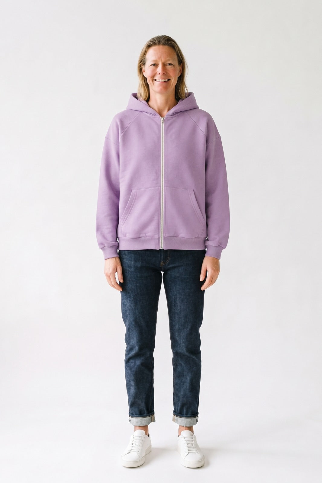 Damen Kapuzenjacke | Asymmetrischer Zip — Flieder — Vorderansicht — am Modell