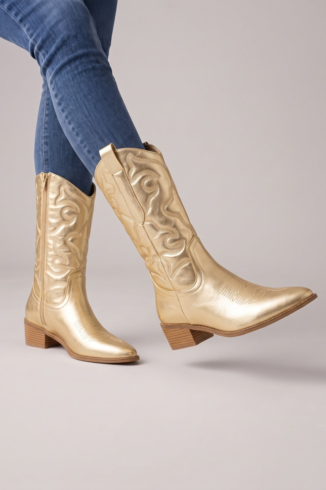 Damen Western Cowboystiefel | Blockabsatz — Gold — shoe_main — am Modell