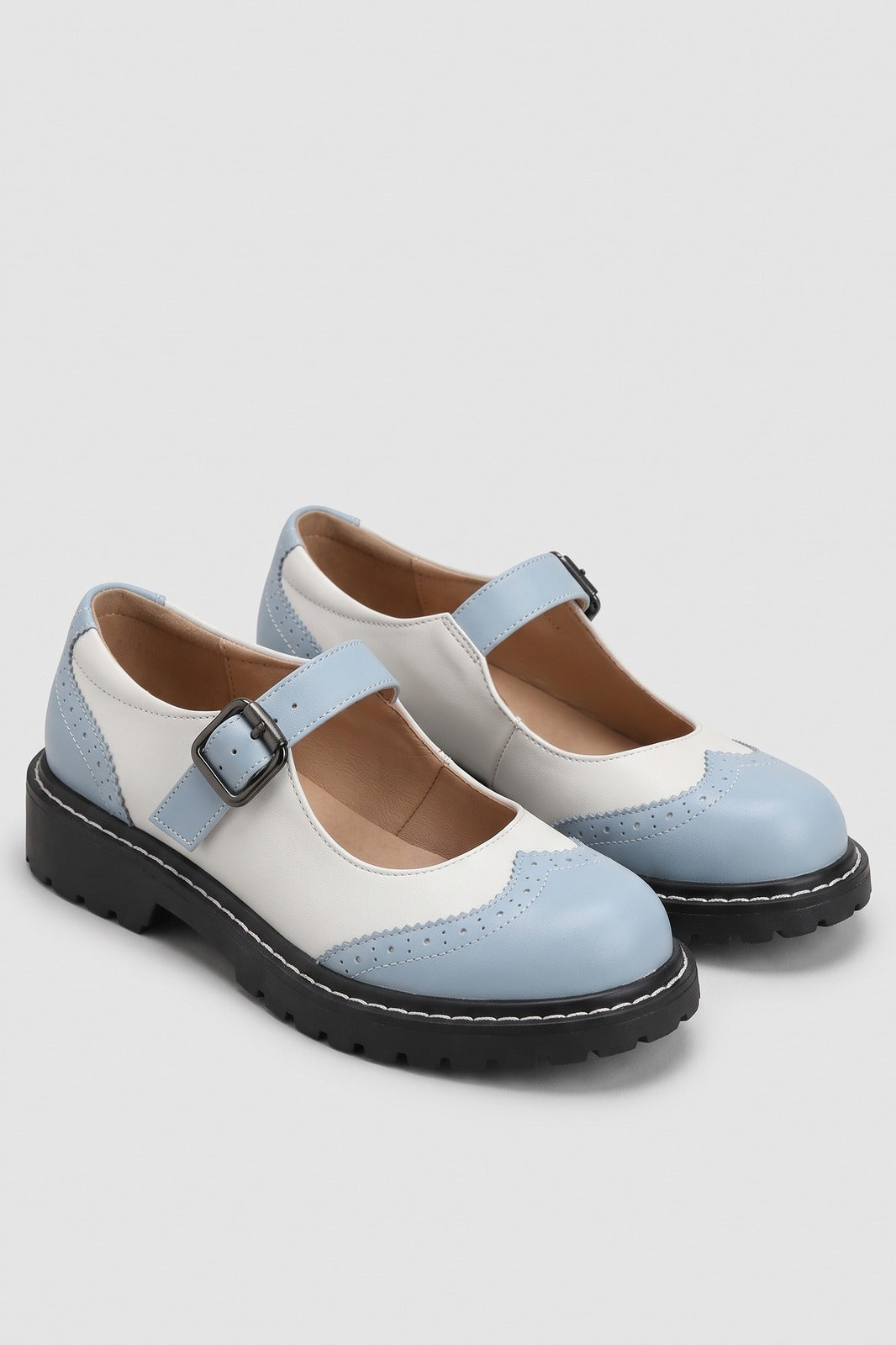 Damen Mary-Jane-Schuhe | Vintage-Stil — Hellblau — shoe_main — am Modell