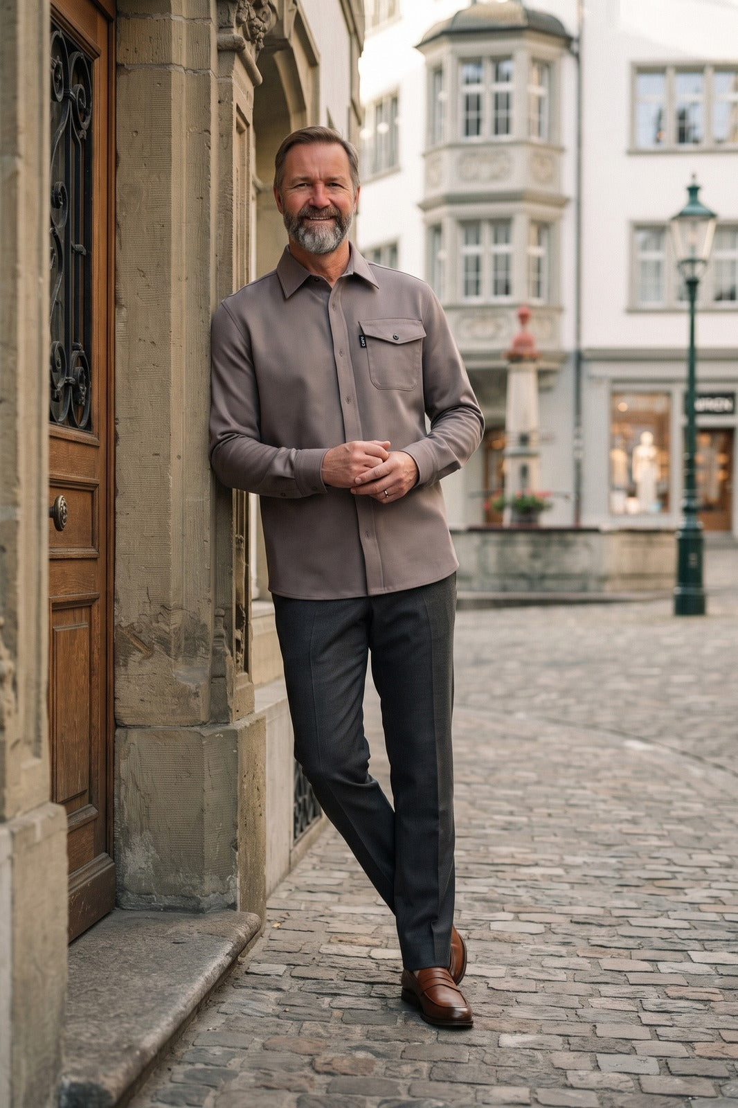 Herren Hemdjacke Overshirt | Reverskragen — Grau — lifestyle — am Modell