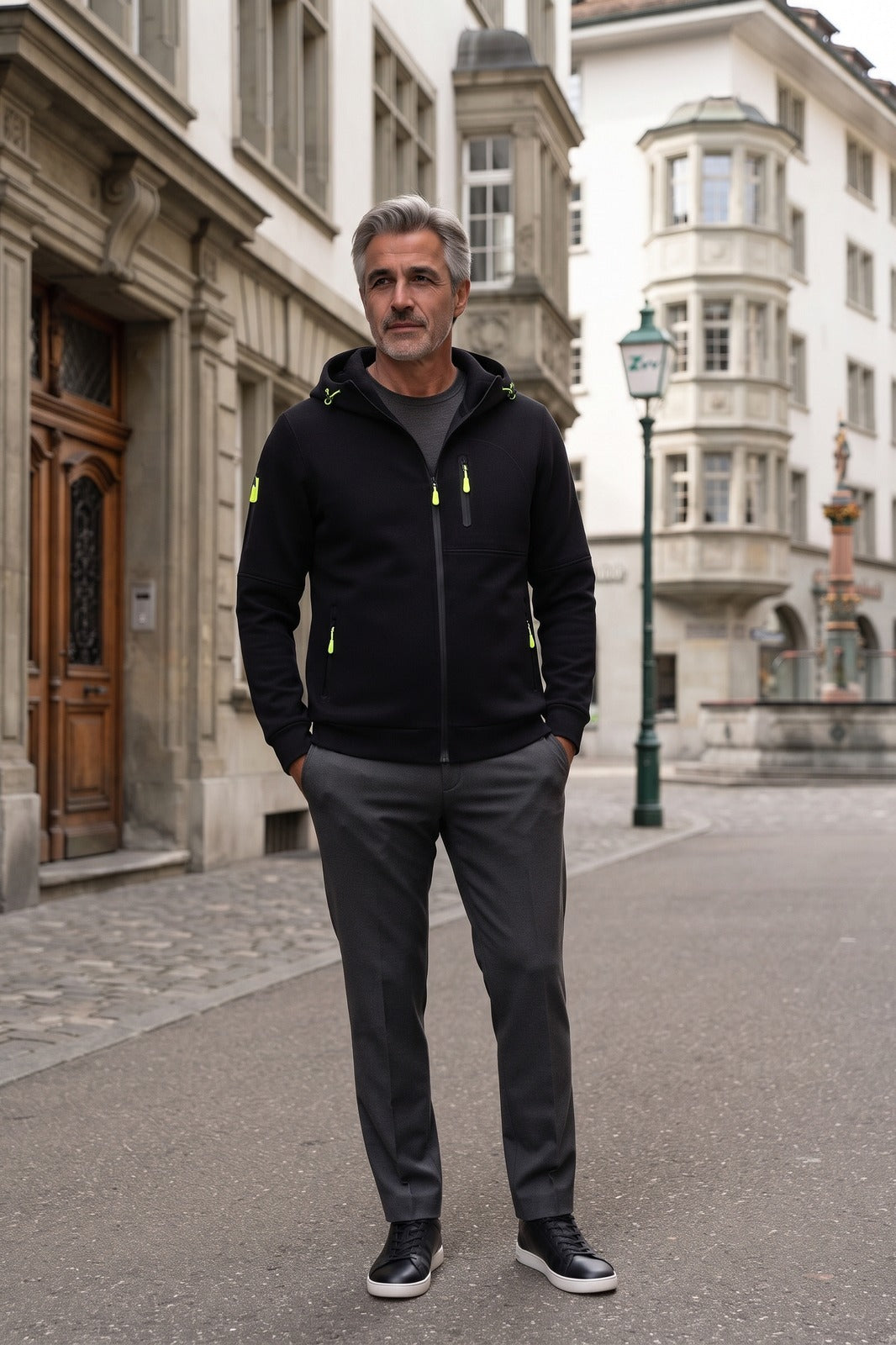 Herren Kapuzenjacke | Reißverschluss — Black — lifestyle — am Modell