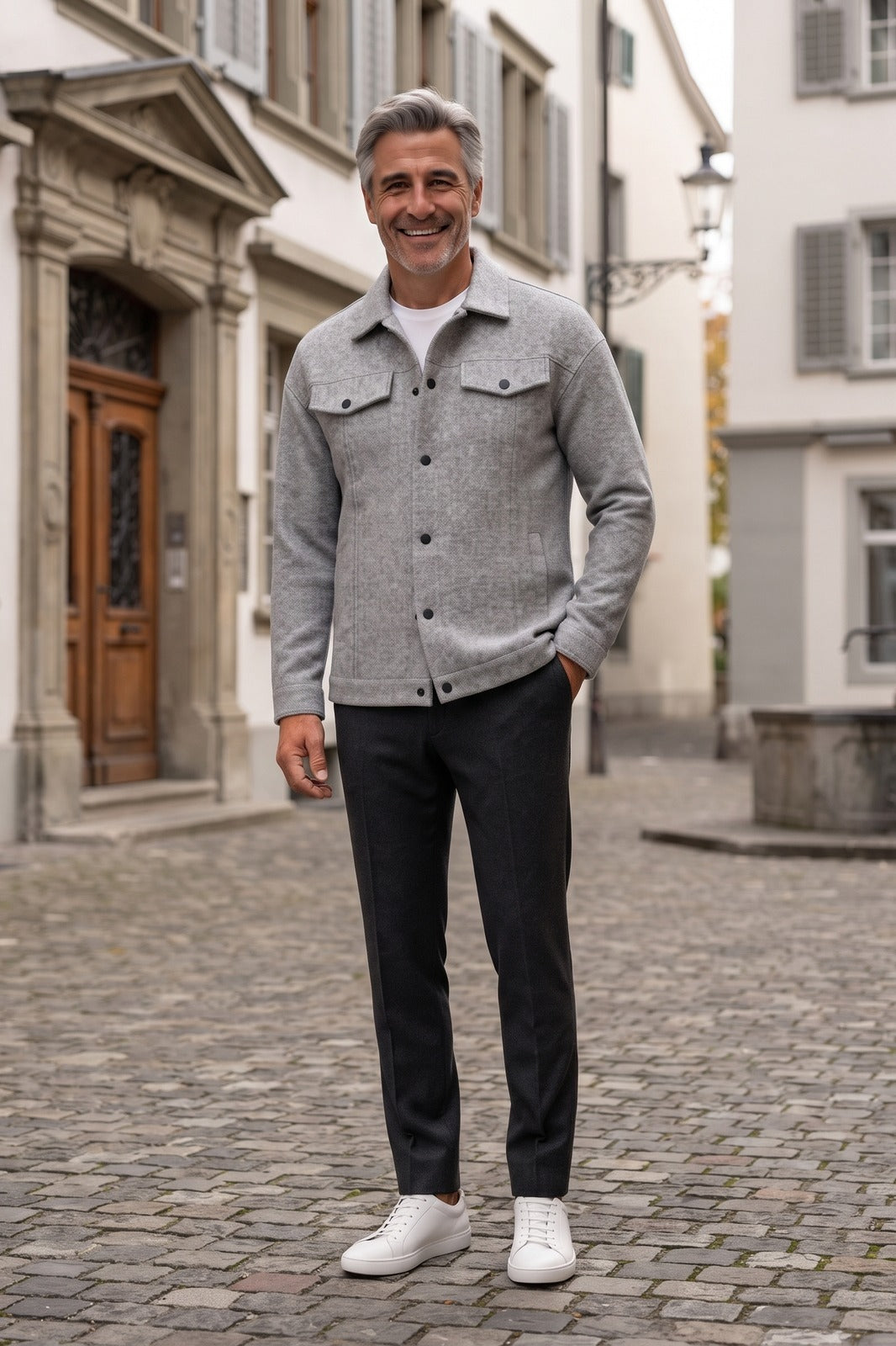 Herren Trucker-Jacke | Druckknopf — Light Grey — lifestyle — am Modell