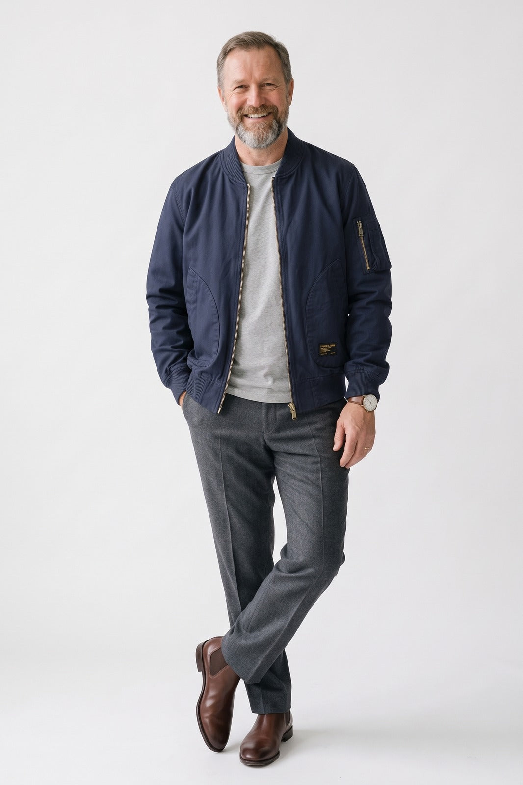 Herren Bomberjacke mit Stehkragen | Casual — Marineblau — Vorderansicht — am Modell