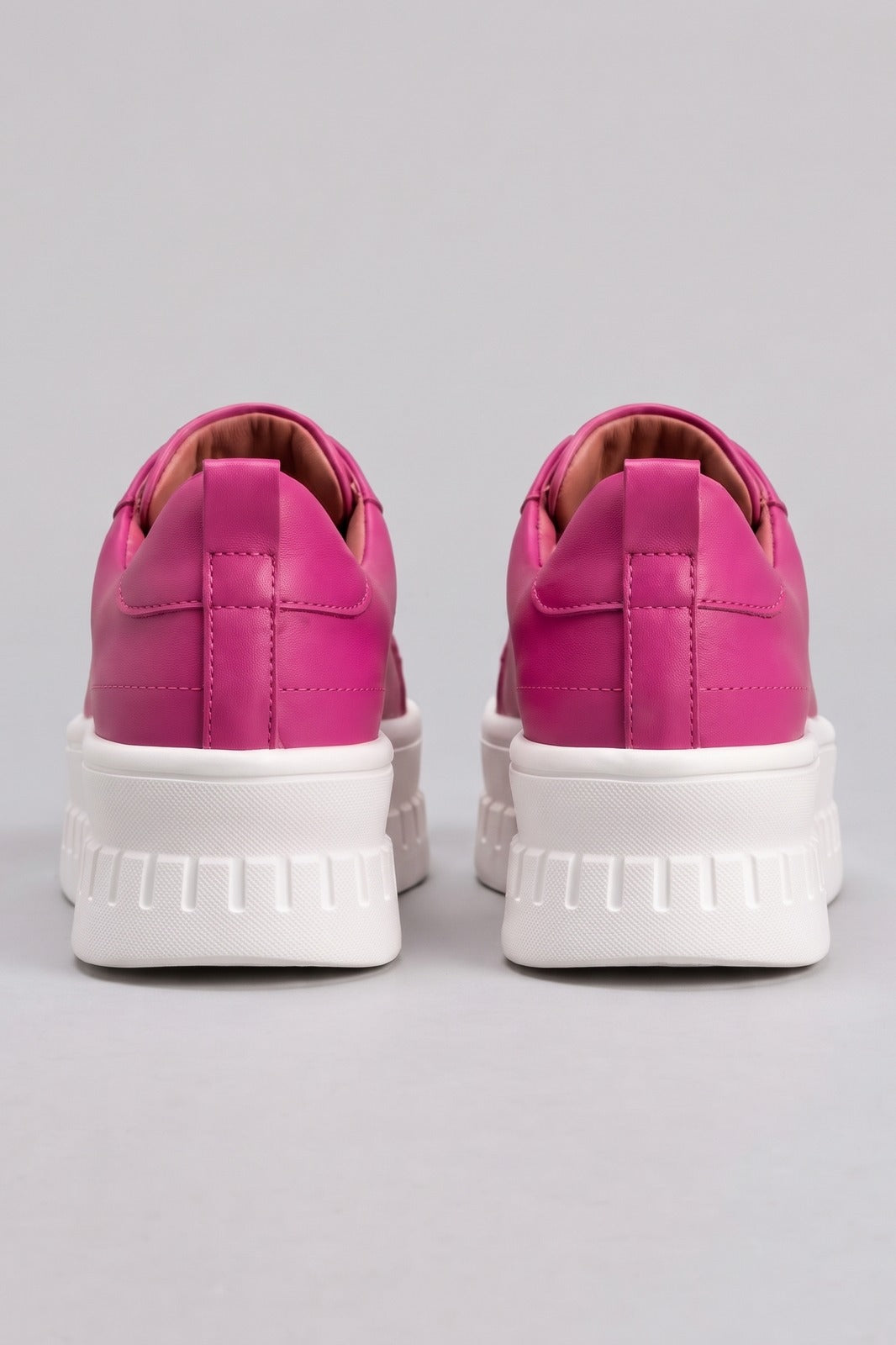 Damen Plateau-Sneaker | Schnürung — Rosa — shoe_back — am Modell