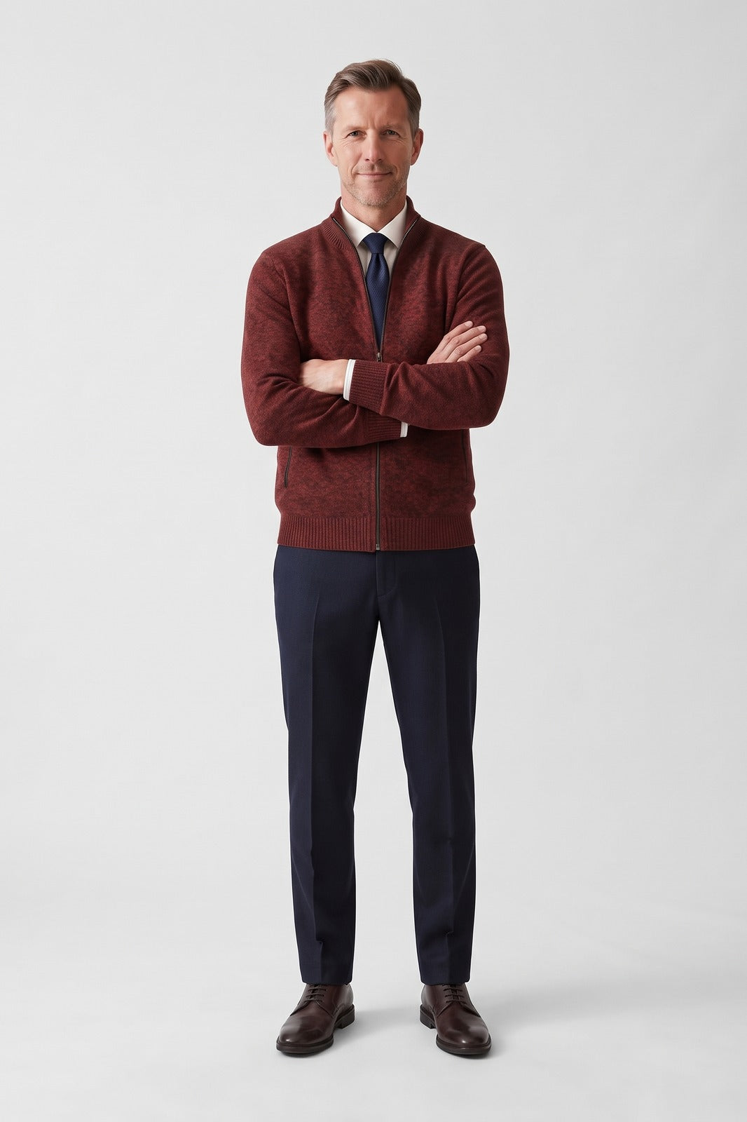 Herren Strickjacke | Stehkragen — Rot — Vorderansicht — am Modell