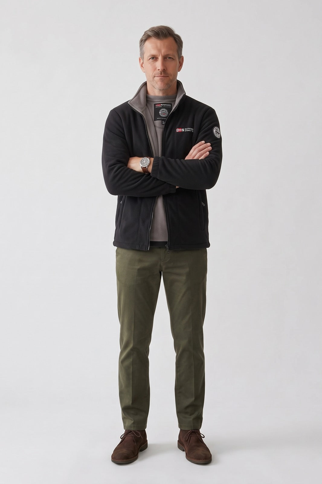 Herren Fleecejacke | Sportlicher Look — Schwarz — Vorderansicht — am Modell