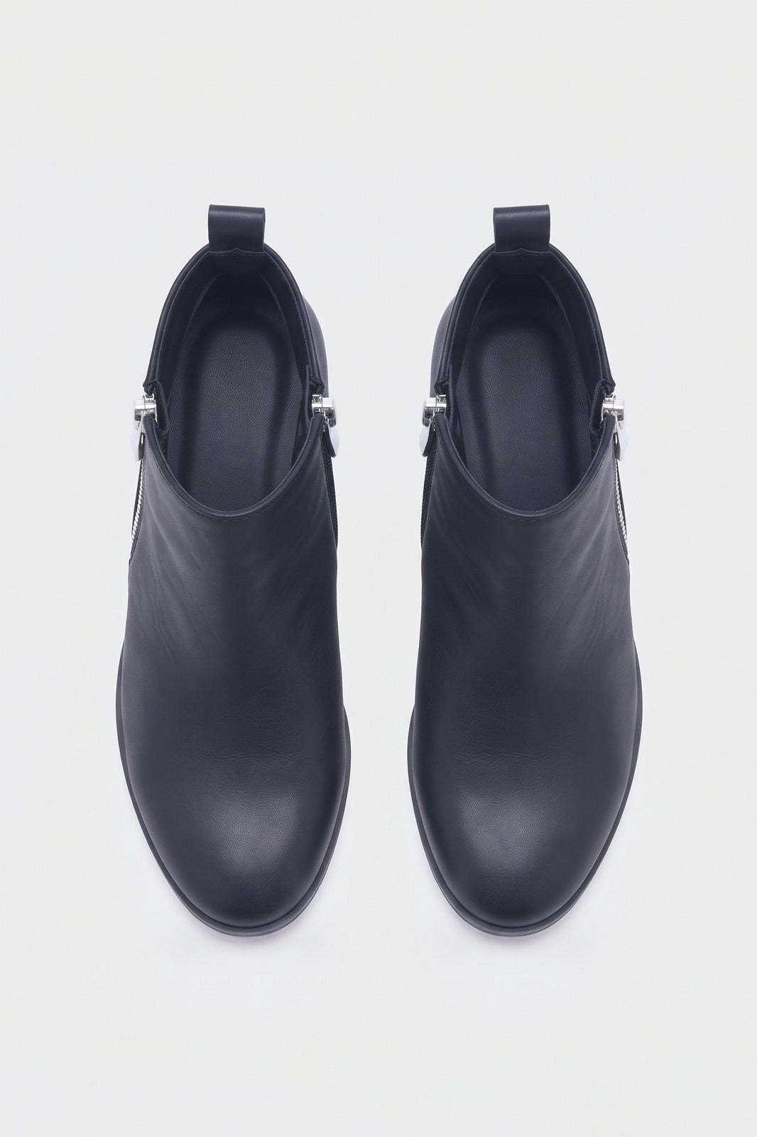 Damen Ankle Boots | Blockabsatz — Schwarz — shoe_top — am Modell