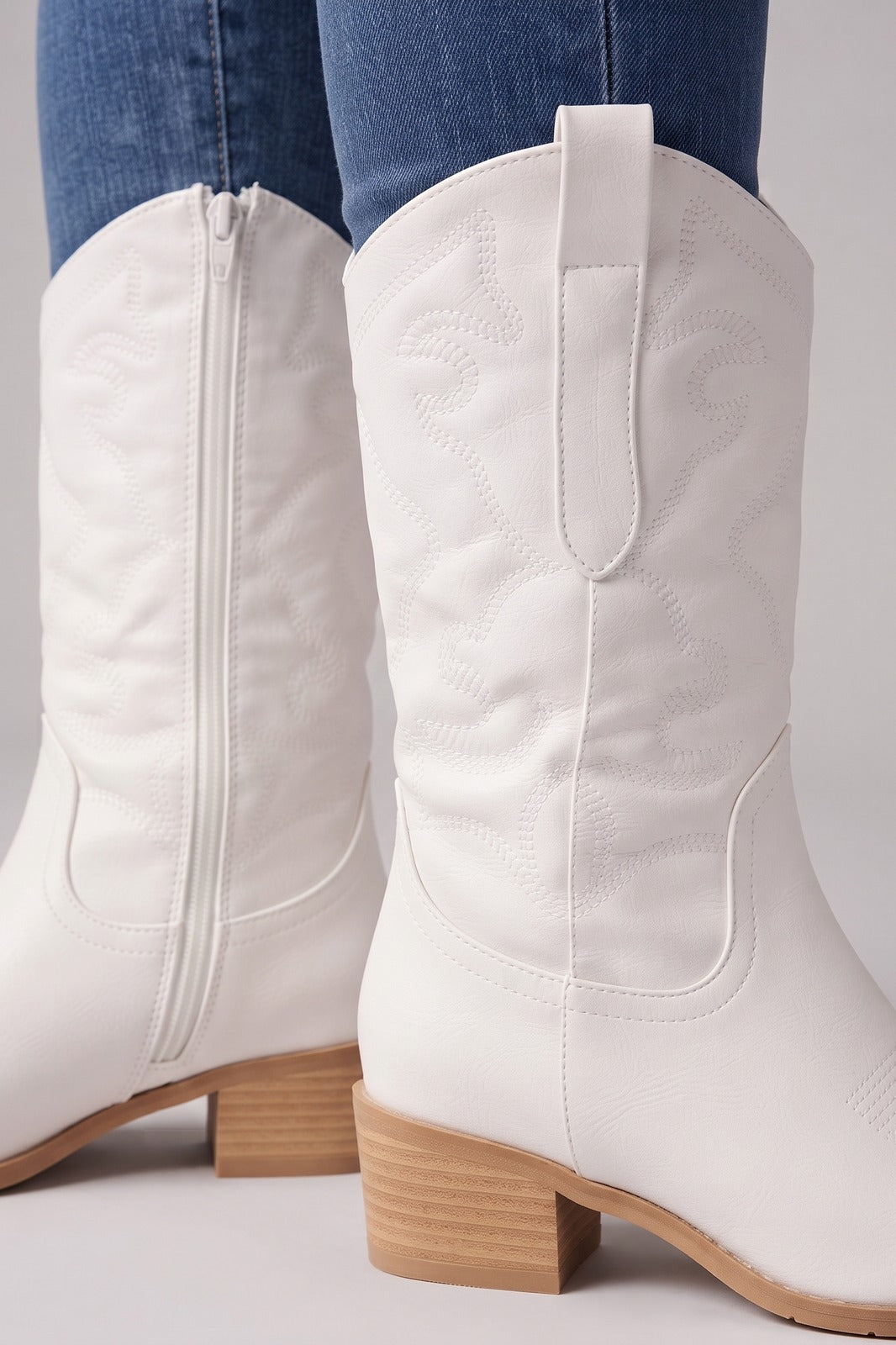 Damen Western Cowboystiefel | Blockabsatz — Weiß — shoe_detail — am Modell