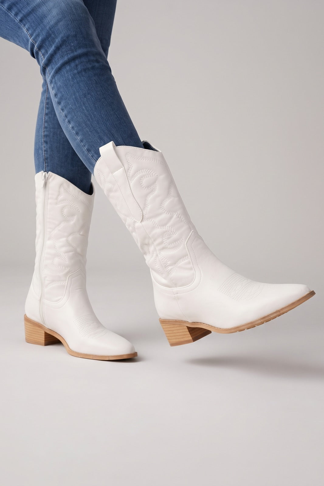 Damen Western Cowboystiefel | Blockabsatz — Weiß — shoe_main — am Modell