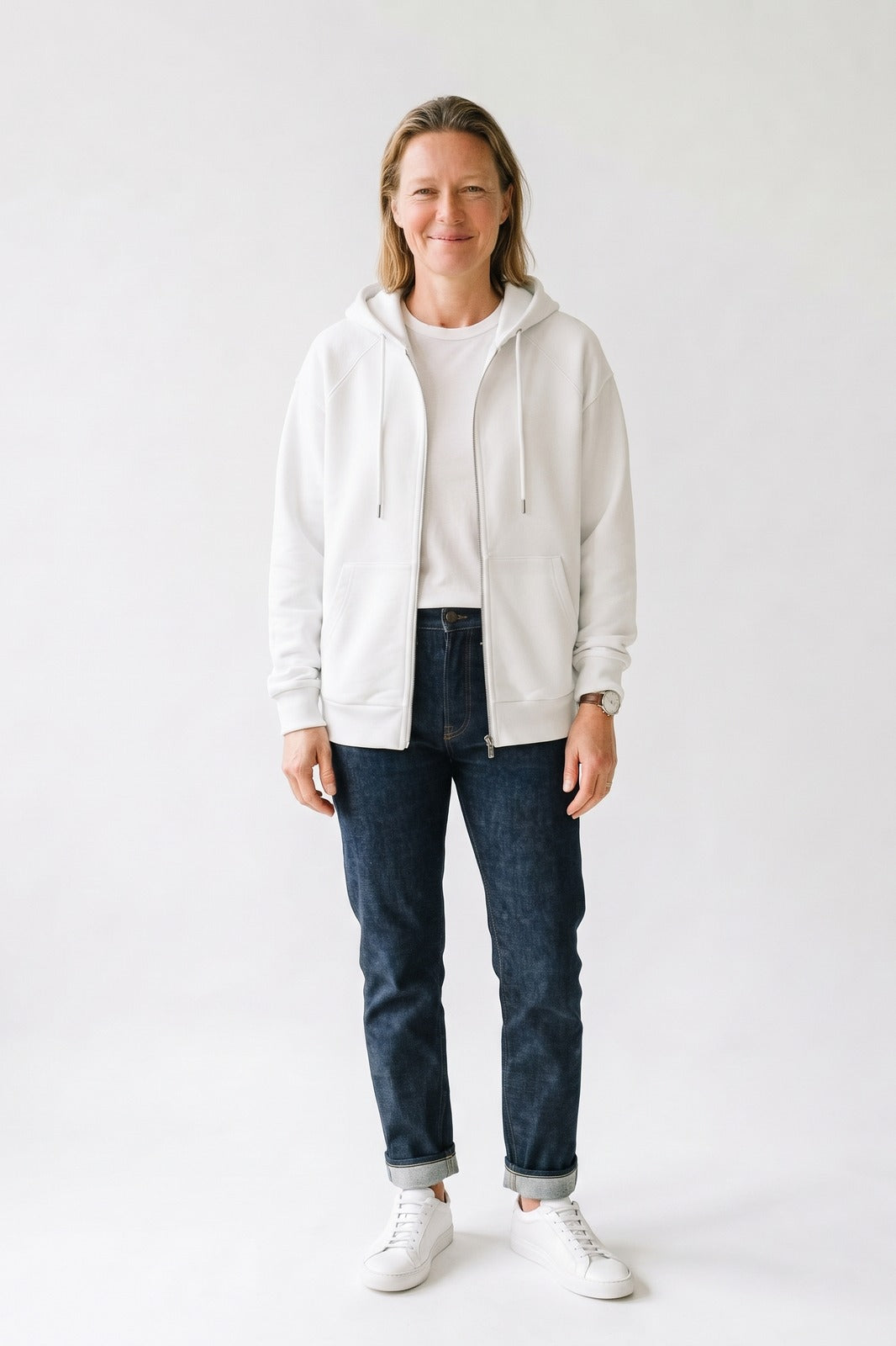 Damen Kapuzenjacke | Asymmetrischer Zip — Weiß — Vorderansicht — am Modell